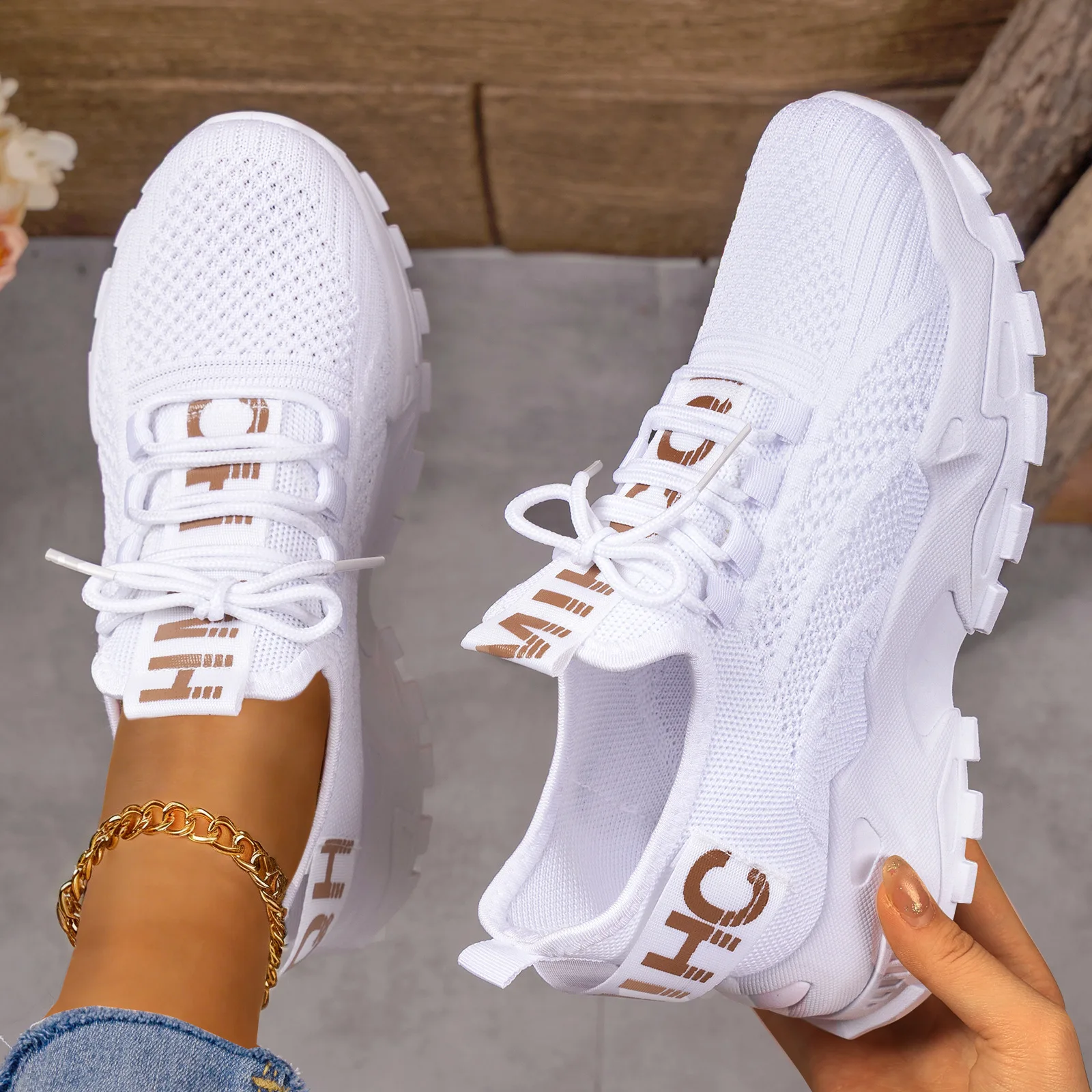 Women\'s Casual Breathable Sports Shoes Soft Sole Autumn Running Mesh Comfortable Flying Knit Single Sneakers