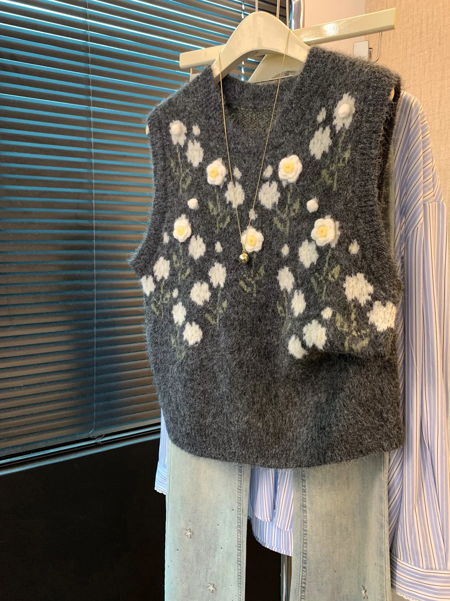 

Fall round Ne Flower Knitted Vest Commute Loose Top Korean Sle Knitted Waistcoat Small ence Commute Bal Layering