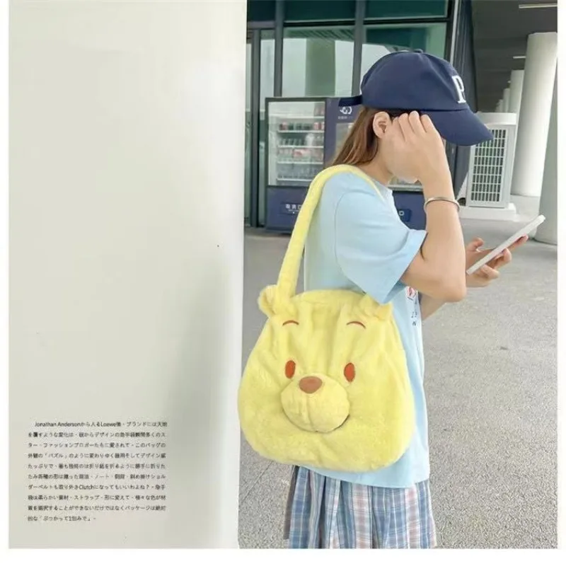 ディズニーアニメーション くまのプーさん インス スイート 高校生 カレッジスタイル 大容量 かわいい ワンショルダー 斜めがけストラドルバッグ