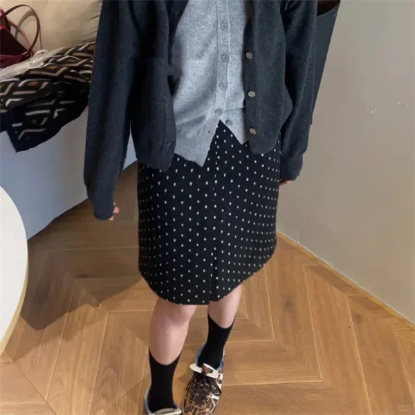 Black Dots Slimming High-Waisted Plus-Size Women's Skirt 2024 Autumn Anti-Exposure Hip Covering Short Mid-Length Skirt