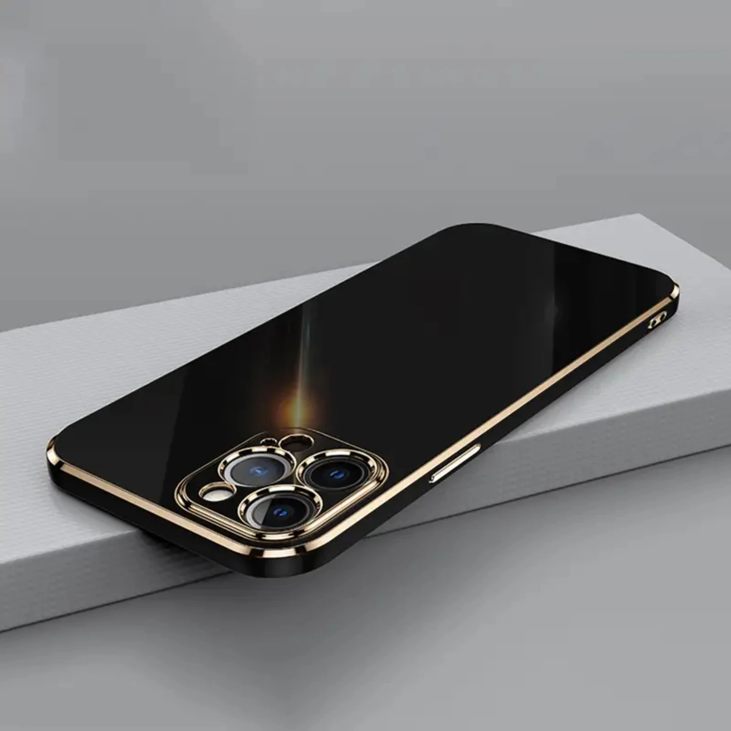 

Luxury, Stylish, and Elegant Electroplated Silicone iPhone Case: Fashionable and Protective Design with Durable Luxury Protectio