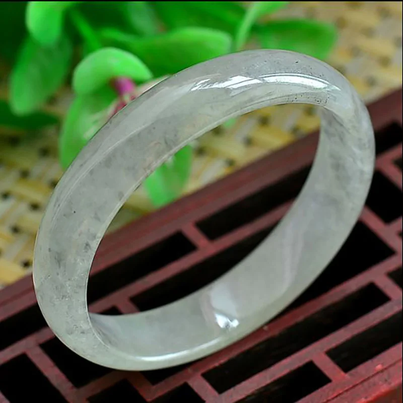 

Natural Bracelet Ice Through the Oval Royal Myanmar Waxy Kind of Fashion Jewelry 56-62mm B0025