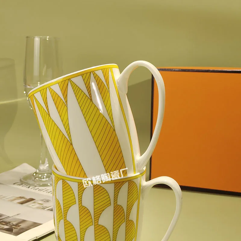 

Minimalist Porcelain Cup with Sun Pattern Coffee Mug for Students Home and Office Drinking Use