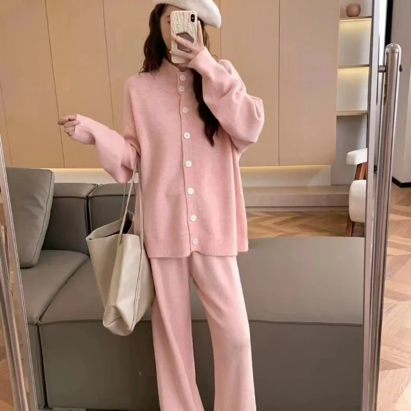 

Корейский повседневный свободный модный однобортный однотонный универсальный вязаный костюм с воротником-стойкой, женский зимний кардиган, широкие брюки, комплект из 2 предметов