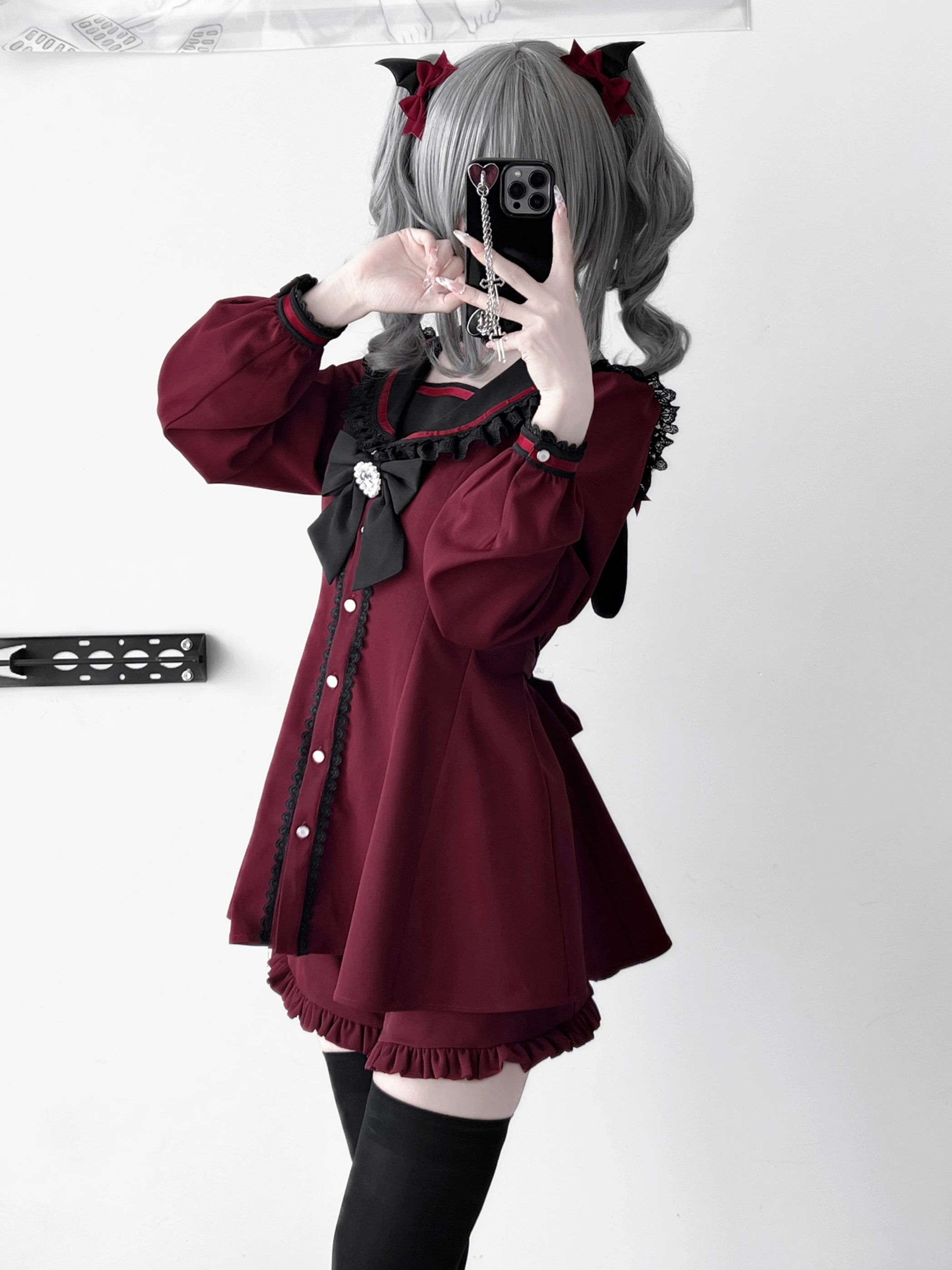 Abito bordeaux da miniera giapponese + abiti Lolita corti da donna in due pezzi Camicia da ragazza slim fit con fiocco dolce + set di pantaloncini