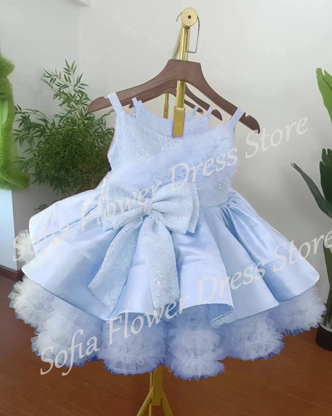 

Customized Pink Cute Flower Girl Dresses for Wedding With Bow Ruffles Knee Length Girl Kids Birthday Party First Communion Gown