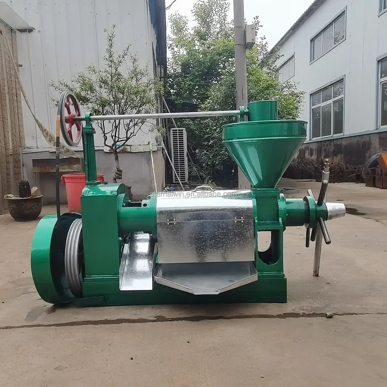 Small Household Screw Oil Press/Commercial Large Yield Oil Pressing Machine/Soybean Coconut Peanut Oil Pressing Equipment