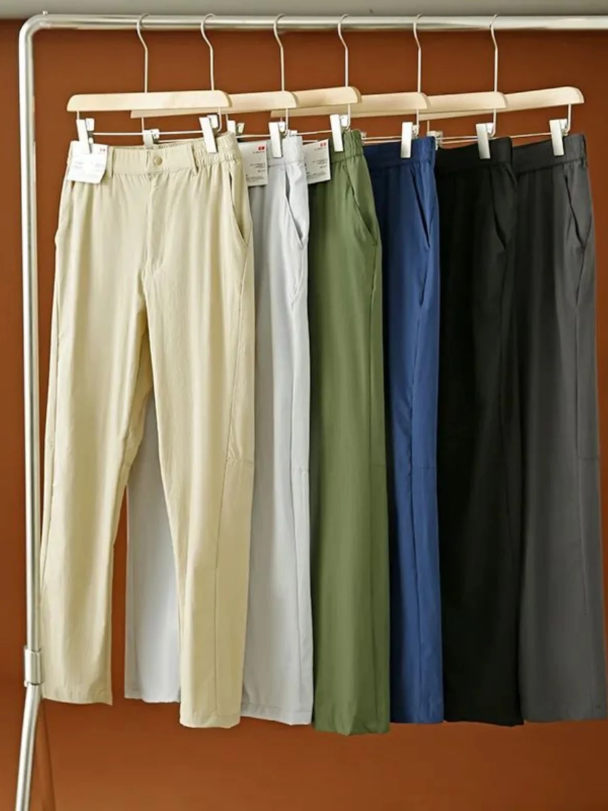 

Мужские модные универсальные легкие эластичные повседневные брюки, весенне-осенние тонкие брюки, дышащие прямые брюки, длинные...