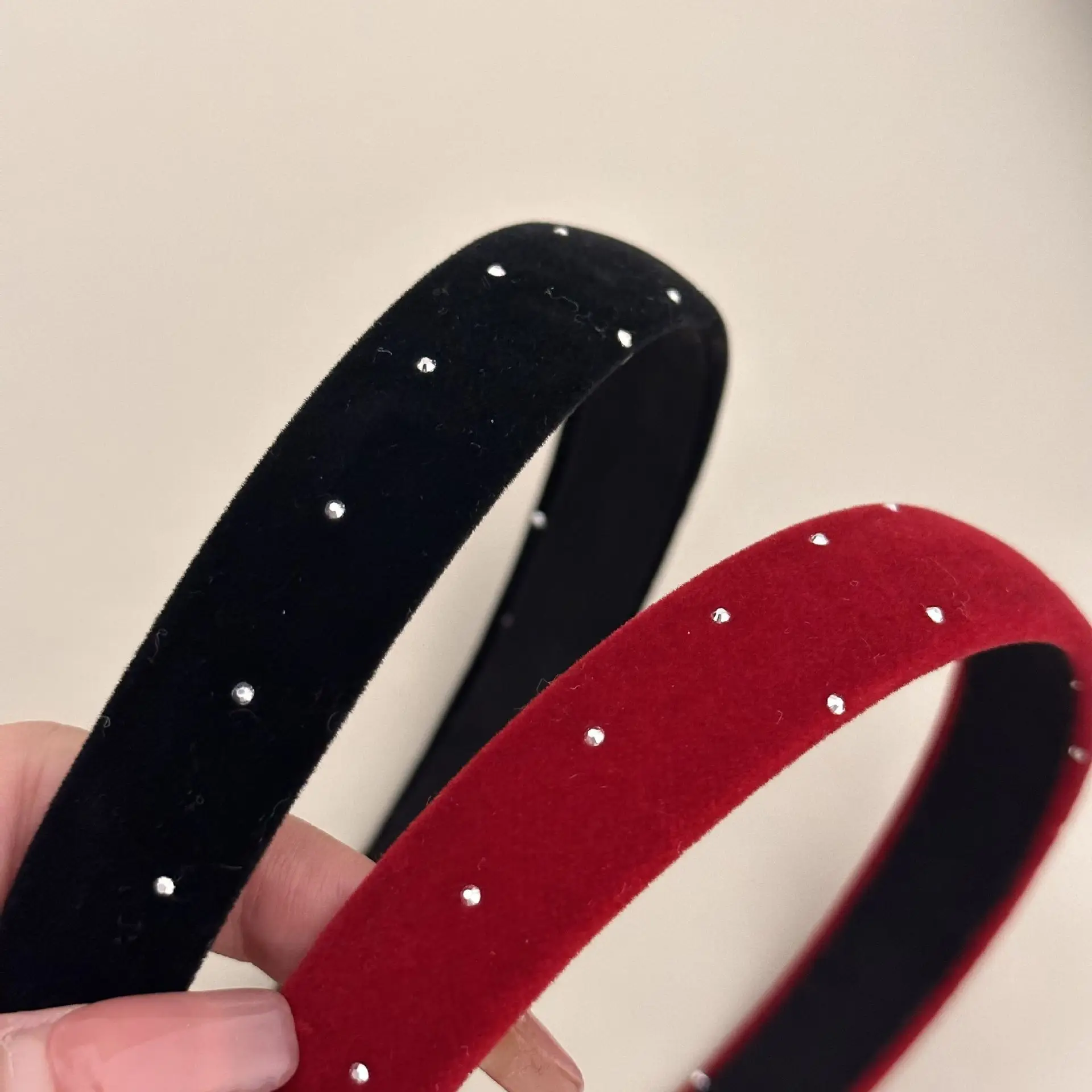 Trend European and American Red Black Velvet Headband Women Girls Hair Bands Elegant Hairband for Holiday Party Hair Accessories