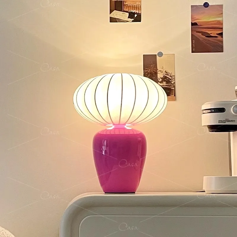 Pink girl heart desk lamp, vintage bedroom desk lamp, children's bedside retro decorative lamp