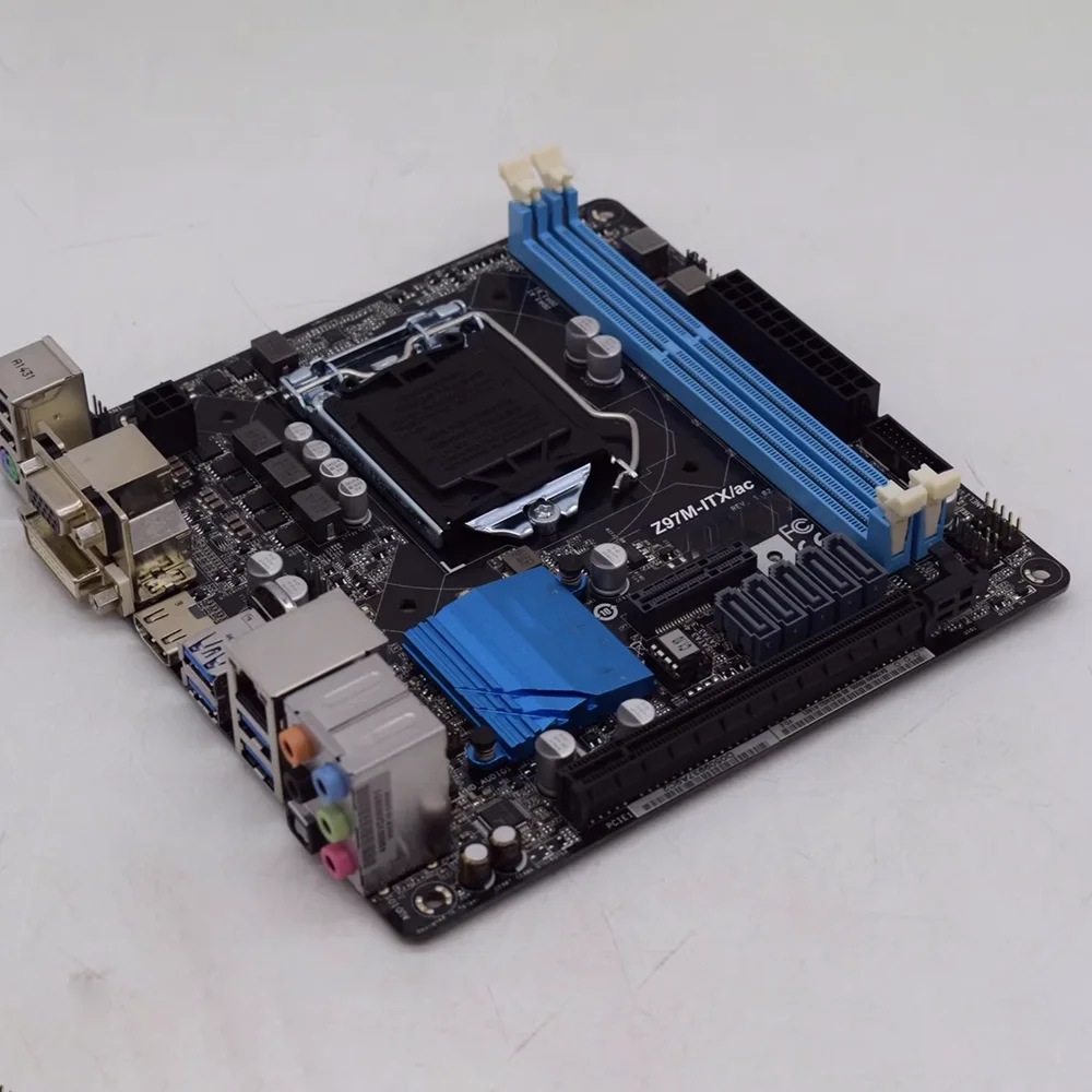 

Материнская плата Z97M-ITX/AC ITX с интерфейсом 5*SATA, разъемом LGA1150, поддержкой процессоров 4-го и 5-го поколения.