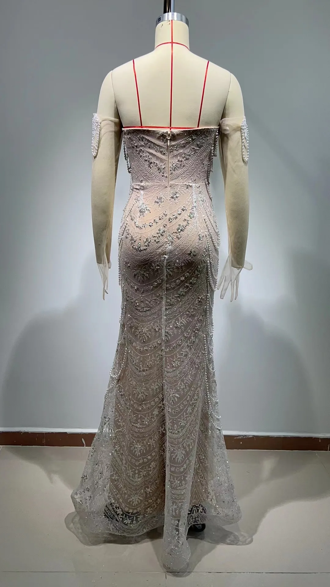 2025年新作 レディース ホワイトガーゼグローブ ラグジュアリーパール スパークリングダイヤモンド ストラップレスドレス オートクチュール ウェディング イブニングパーティー