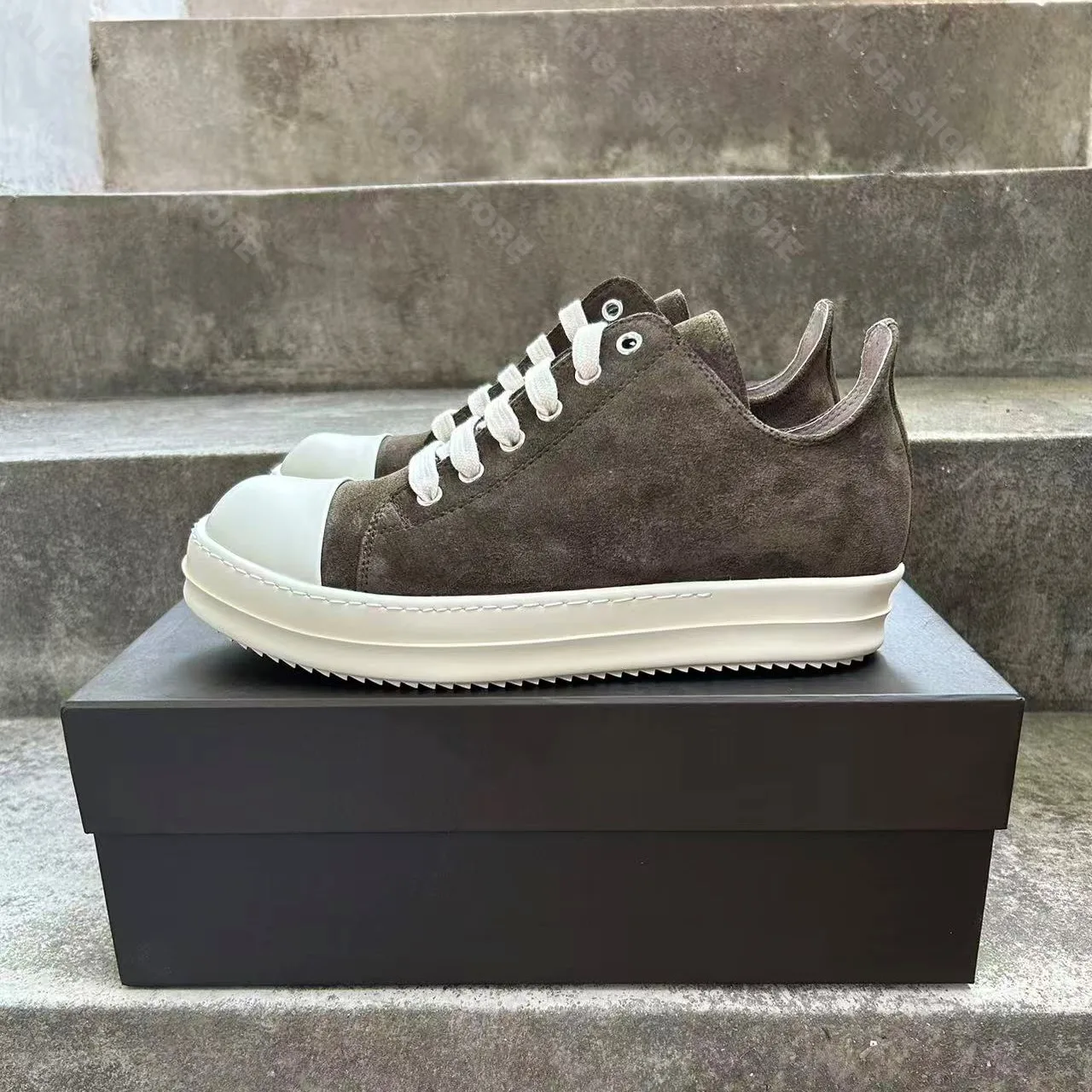 

Designer Men Shoe Suede Women Sneaker Outdoor Holiday Low-top Brown Trainer Gothic Luxury Thick-sole Shoe Casual Platform Shoe