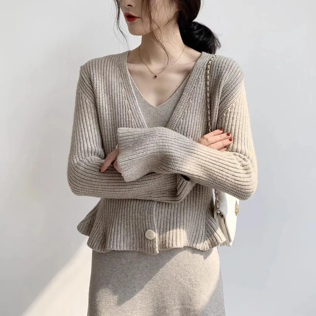 

Women's Bell Sleeve Knitted Cardigan V Neck Short Style Spring Fall Elegant Outwear for Golden Retriever