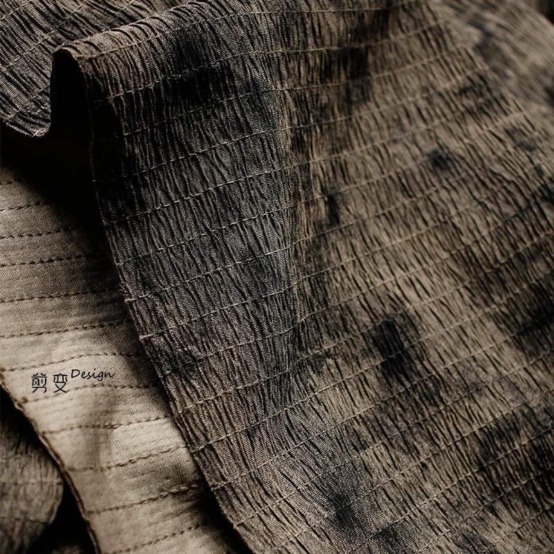 

Retro Old Tan Bark Texture Pleated Striped Jacquard Fabric Creative High-end Dress Designer Fabric