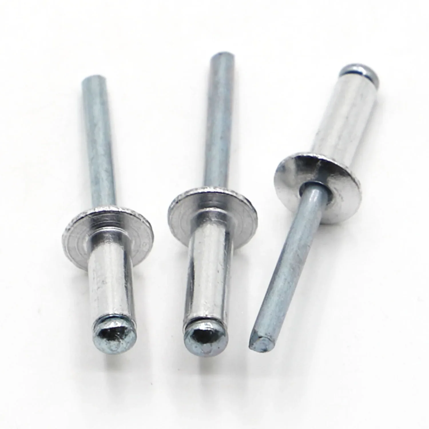 GB12618 Alluminio Mushroon Testa Rottura Mandrino Rivetti Ciechi M2.4 M3.2 M4 M5 M6 Nail Pop Rivetto Per Mobili Auto Aerei
