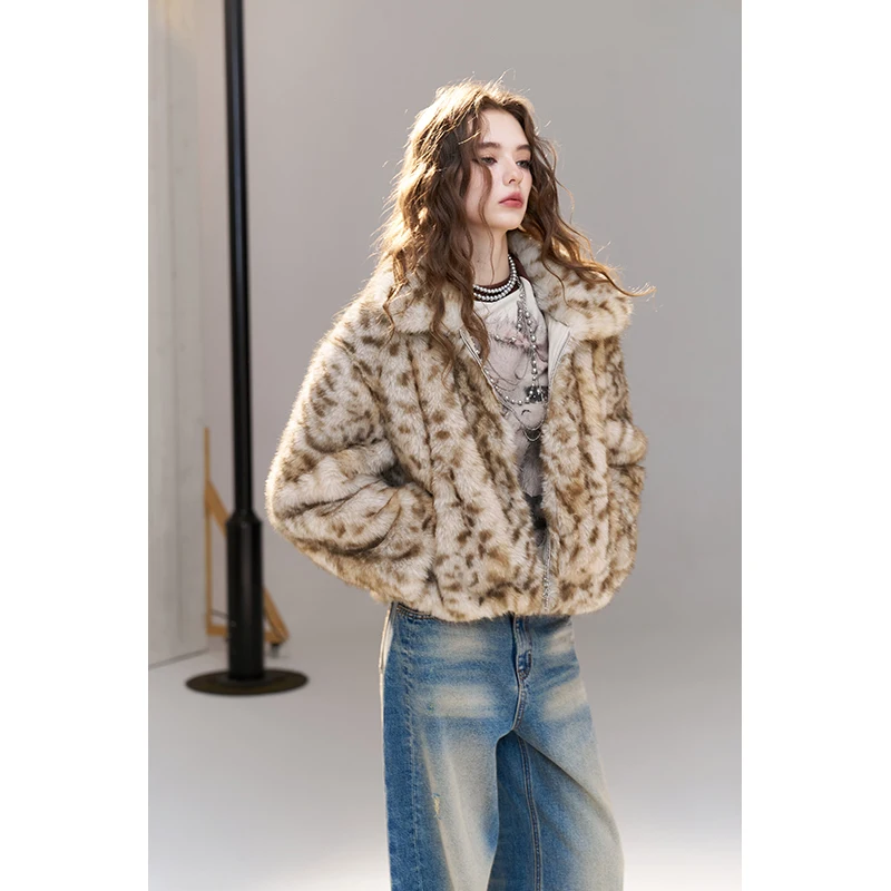 ELFSACK Women's Furry Zip-Up Jacket with Leopard Print, Chic Lapel Outerwear for Fall Winter, Casual Short Coat