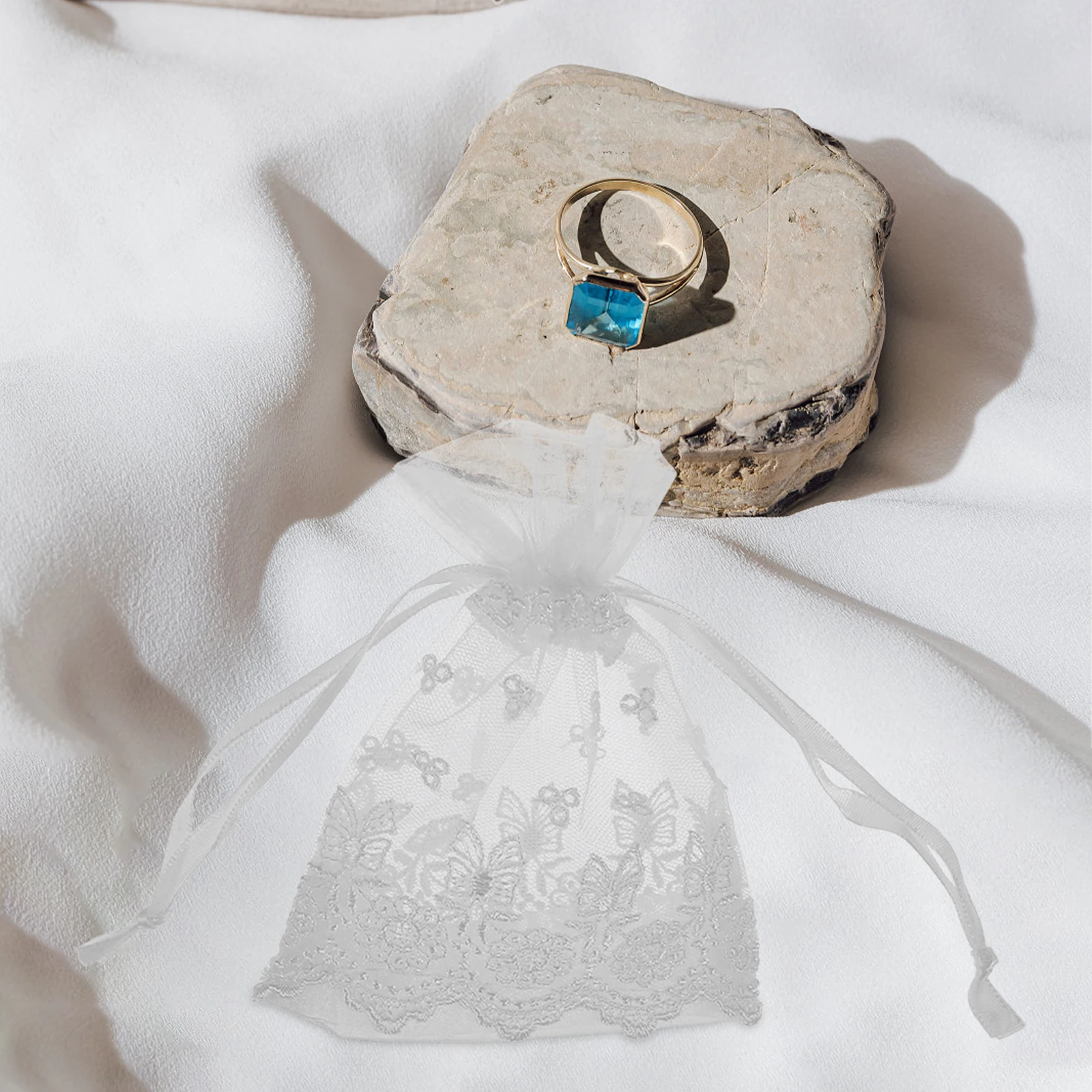 

8pcs Lace Drawstring Jewelry Pouches Embroidery Mesh Storage Bags Wedding Party Favors Bridal Shower Organizer