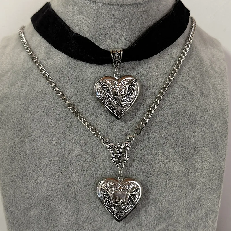 Modische Neue Silberfarbene Herz-Anhänger-Halskette aus Edelstahl im Retro-Stil, Einfacher Persönlicher Punk-Stil Accessoires für Männer und Frauen