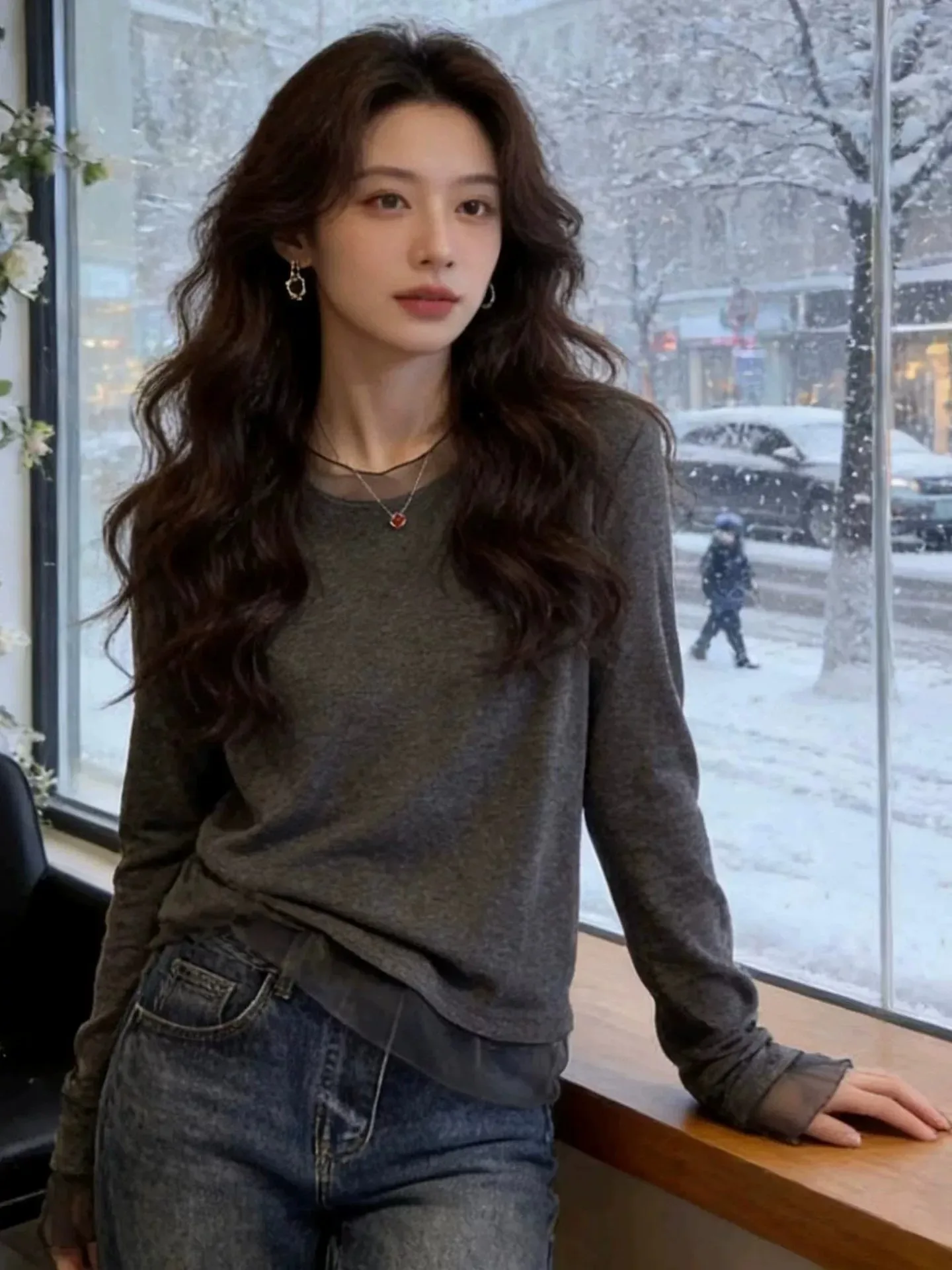 Loose Casual Women's round Neck Long Sleeve T-shirt Brand Buckle Euro Style Gray Base Layer Top for Autumn Season