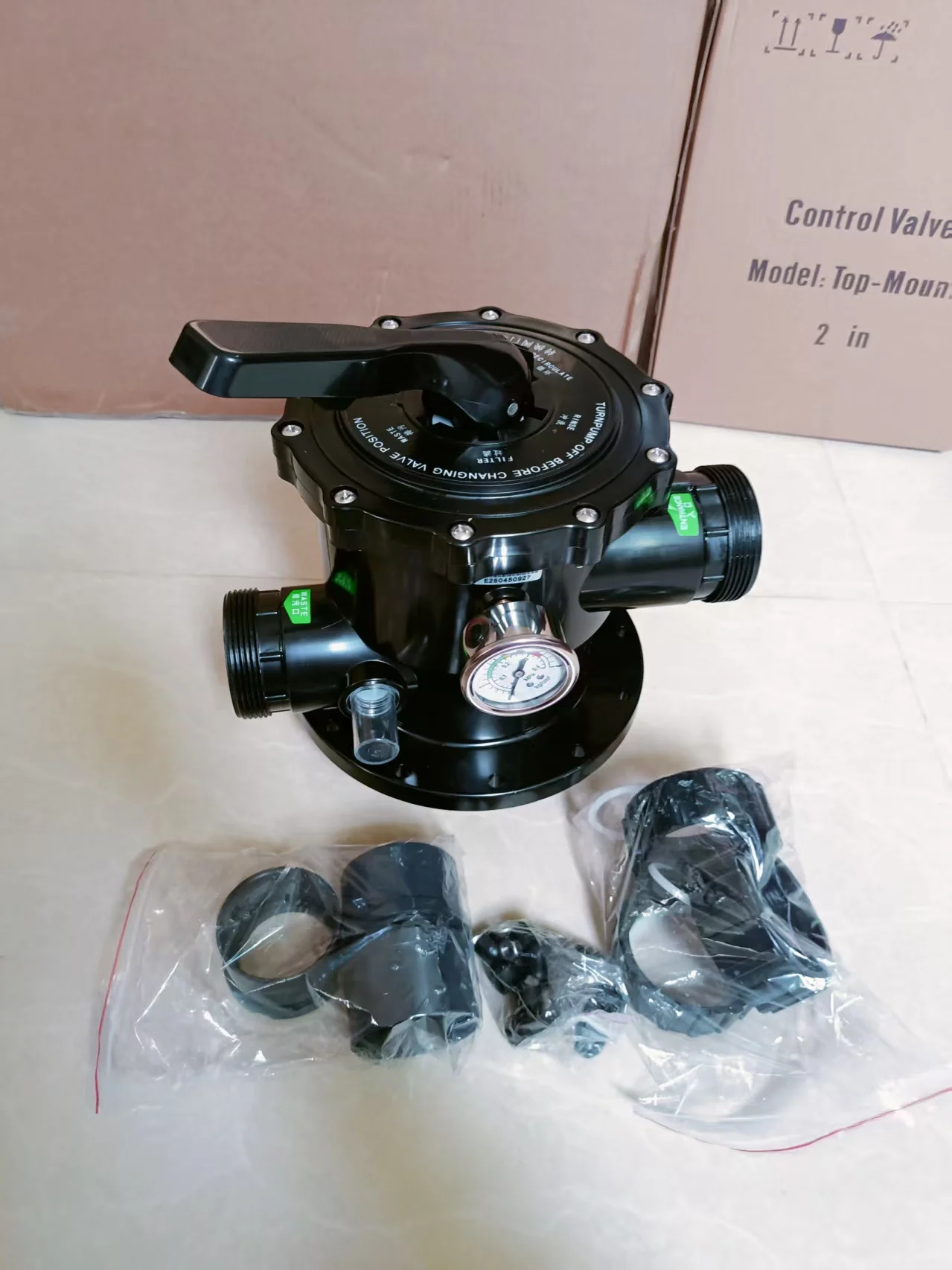 

Комплектующие для фильтров для бассейнов: верхняя головка цилиндра, шестипозиционный клапан, соединительный фитинг, прокладка, манометр, рукоятка, аксессуары