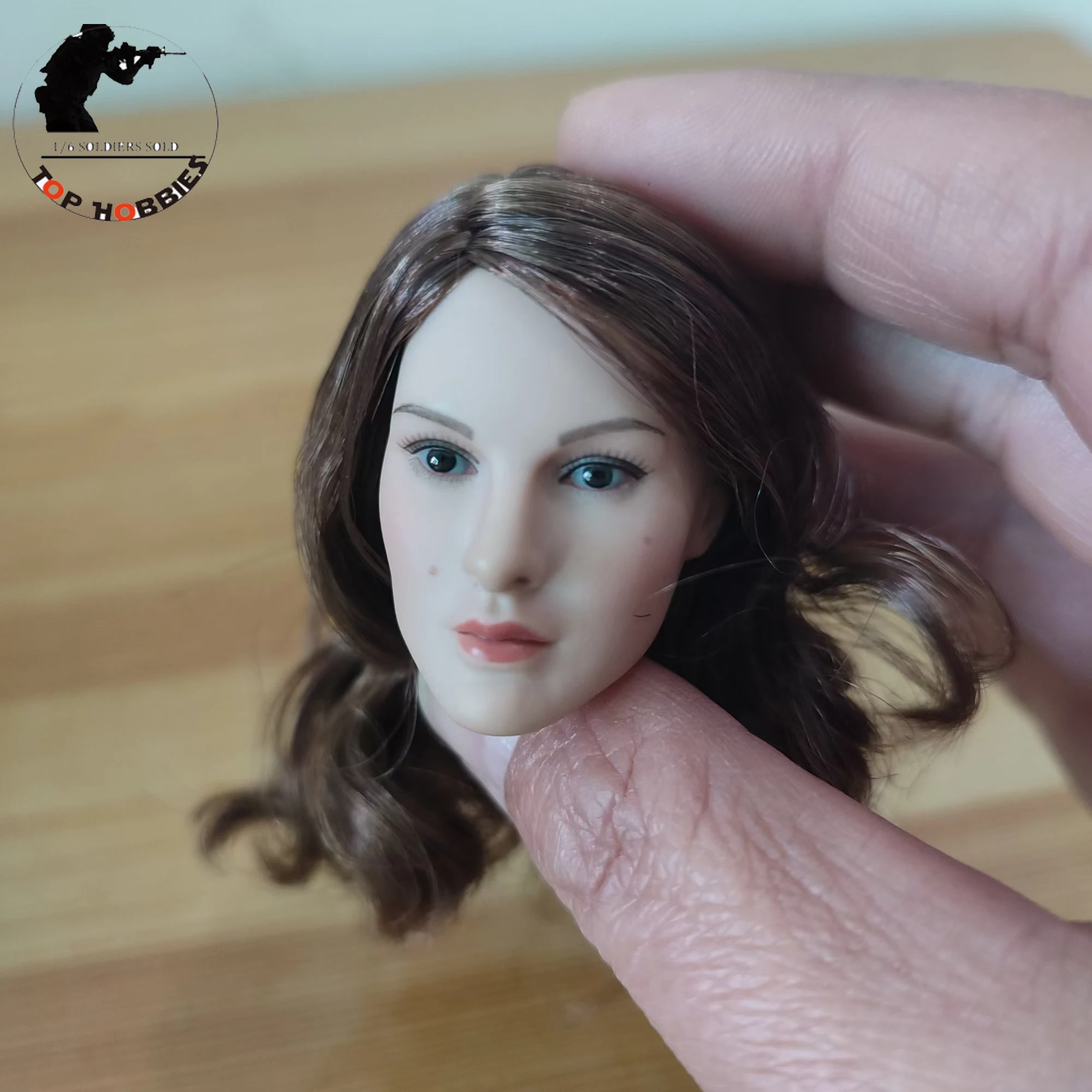 In Store 1/6 Scale Female Beauty Head Play Girl Sculpt Long Curly Brown Hair KT008 For 12