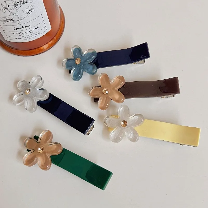 

Корейские прозрачные заколки-крабы с цветами, кристаллами и стразами, милые и свежие, для челки, аксессуары для волос для девочек на каждый день