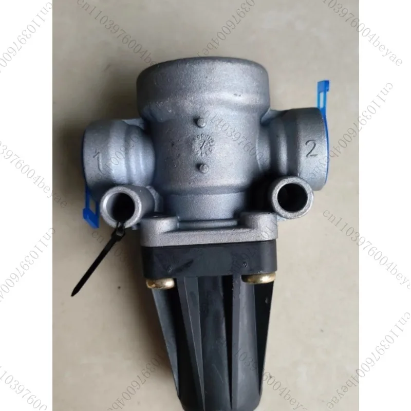 Pneumatic valve, gas control valve, four-circuit lower pressure regulating valve, new model