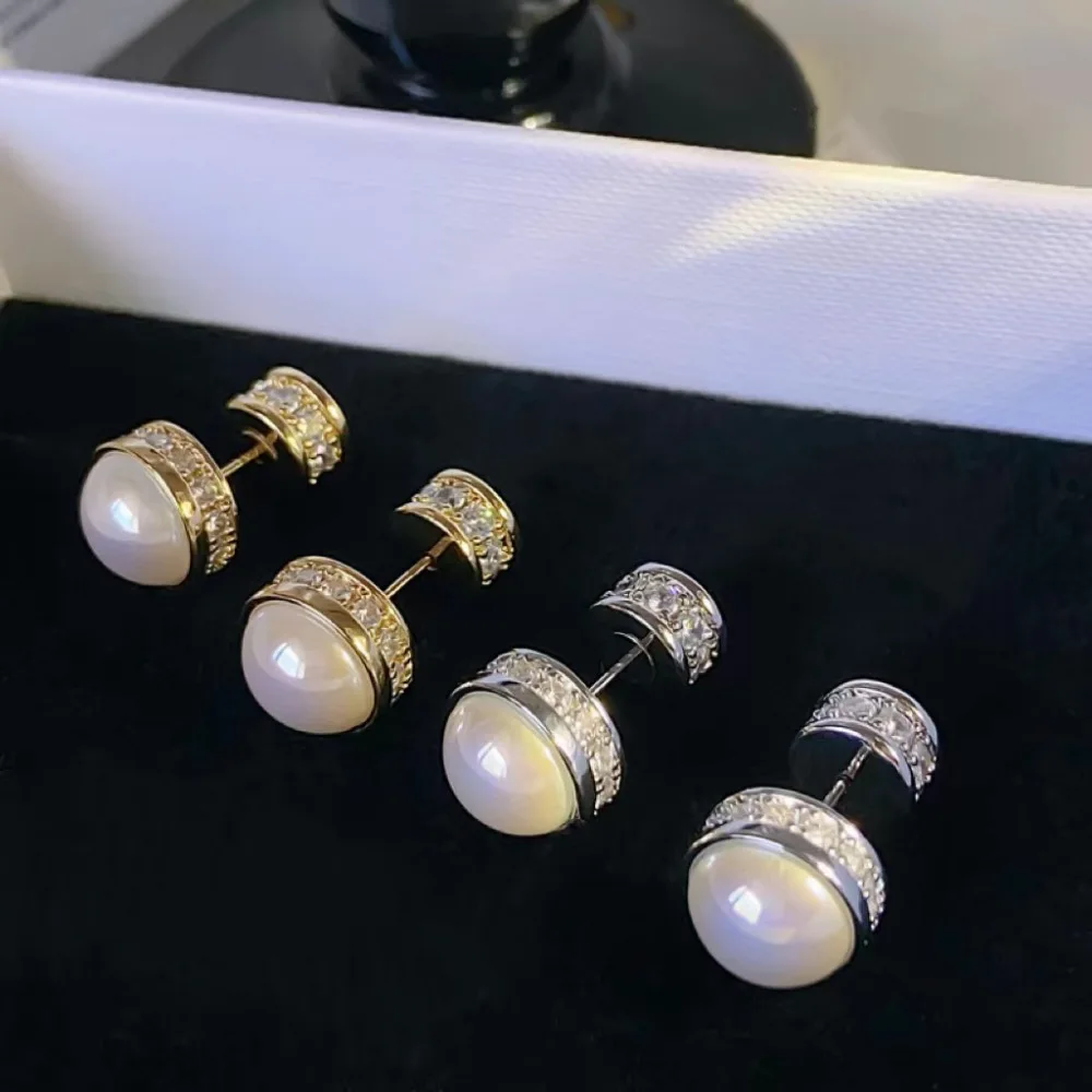 Hot selling retro stud earrings Fashion and popular pearl earrings. Small and cute sparkling zircon exquisite jewelry party gift