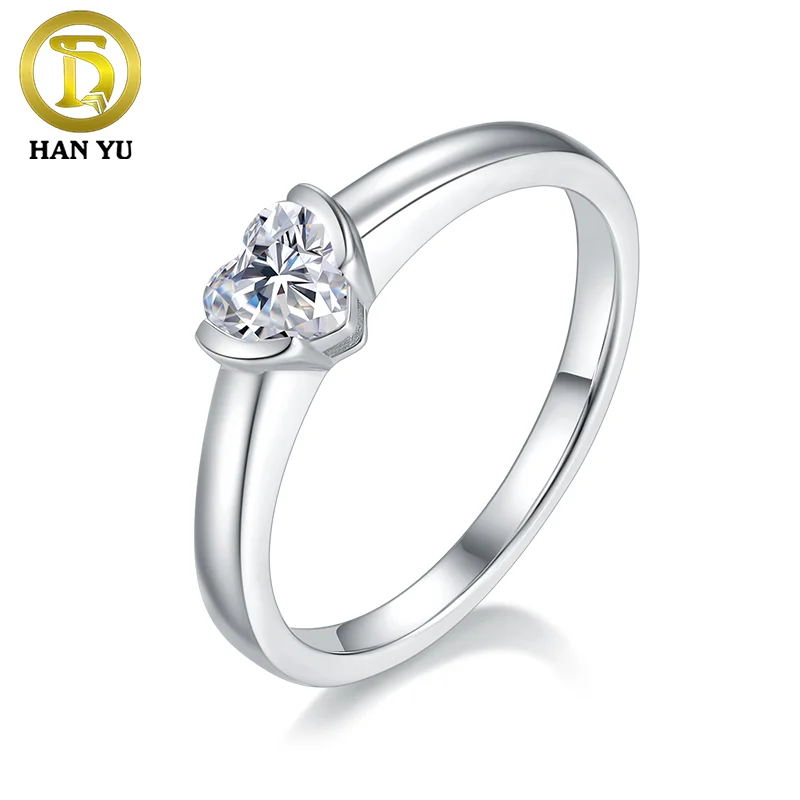 

HanYu Classic Heart S925 Silver Plated White Gold 0.5 carat D VVS Moissanite GRA Cert Women's ring