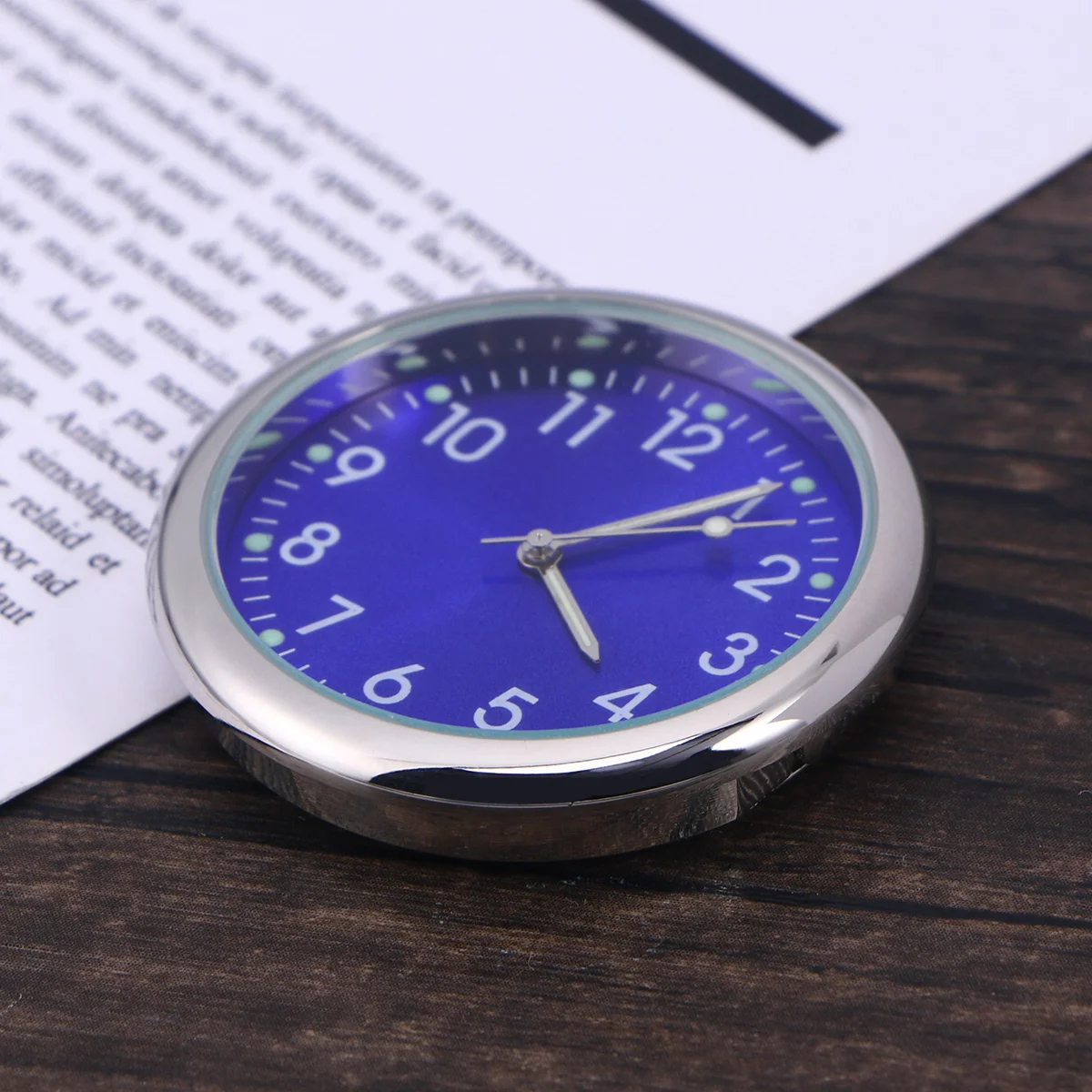 

Universal Clock Electronic Dashboard Luminous Pointer Night Reading Auto Interior Decoration Clock