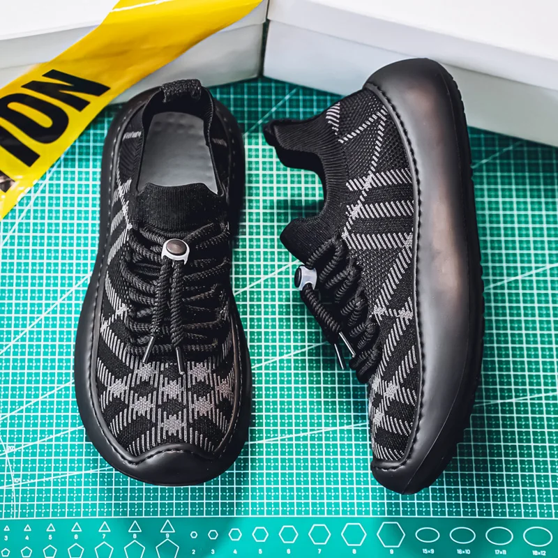 

2025Four Seasons New Breathable Comfortable Lightweight High Quality Flying Woven Men's Casual Sports Shoes Black White39-44