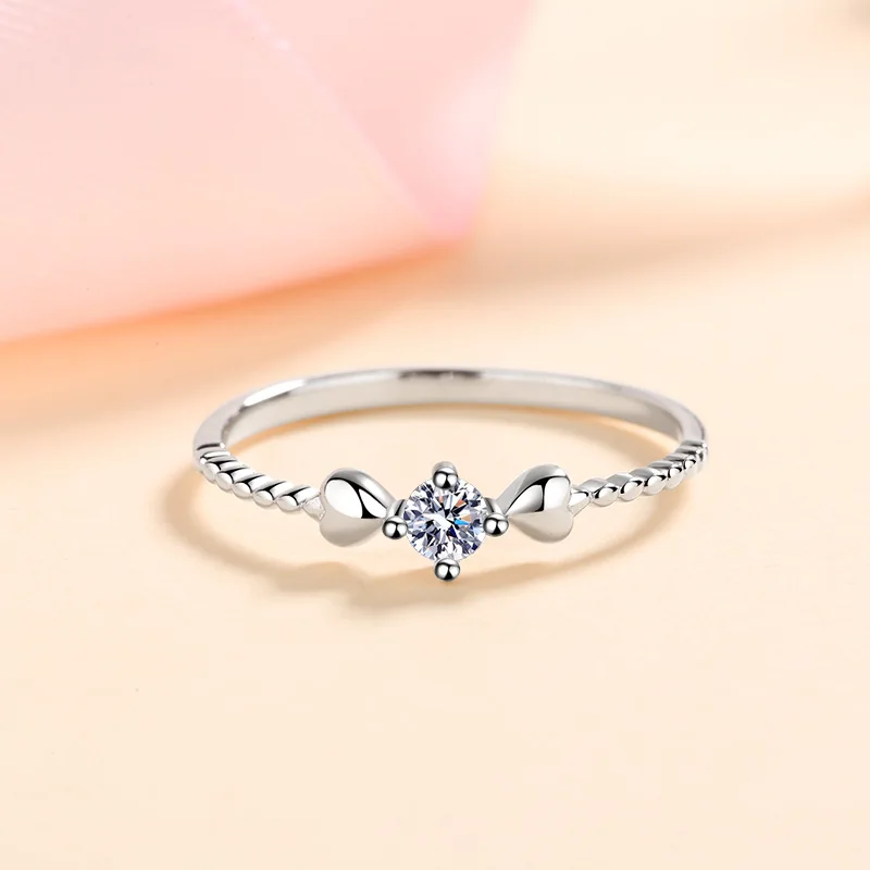 

Fine Craft Heart With You 4-Prong Ring For Women 0.1ct Moissanite PT950 Platinum | Firm 4-prong, comfortable to wear