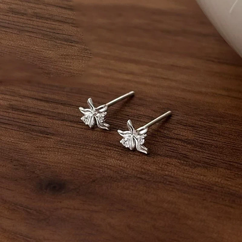 Silver Color Tiny Irregular Flower Stud Earrings for Elegant Women Exquisite Fashion Jewelry Trendy Accessories