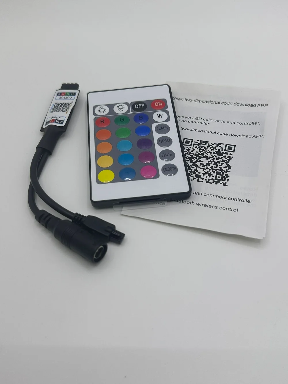 

Bluetooth-applicable App Smart Controller LED RGB Controller, 24key IR remote DC5-24V for SMD 2835 3528 5050 RGB LED Strip Light