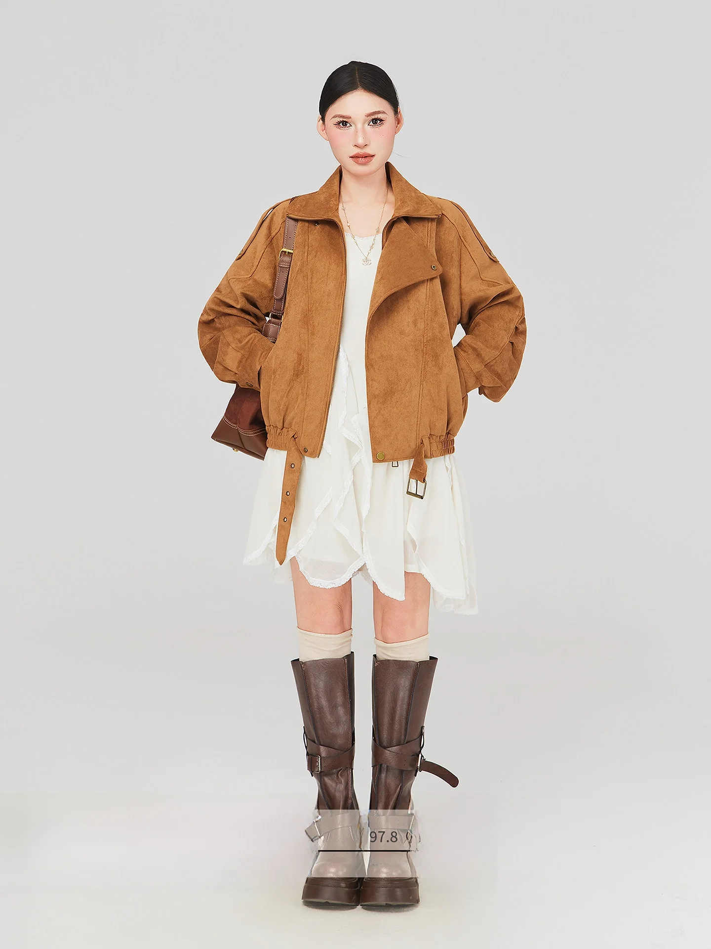 

Комплект из замшевой куртки и юбки больших размеров в корейском стиле: весенняя мода, женская одежда больших размеров, юбка А-силуэта с высокой талией