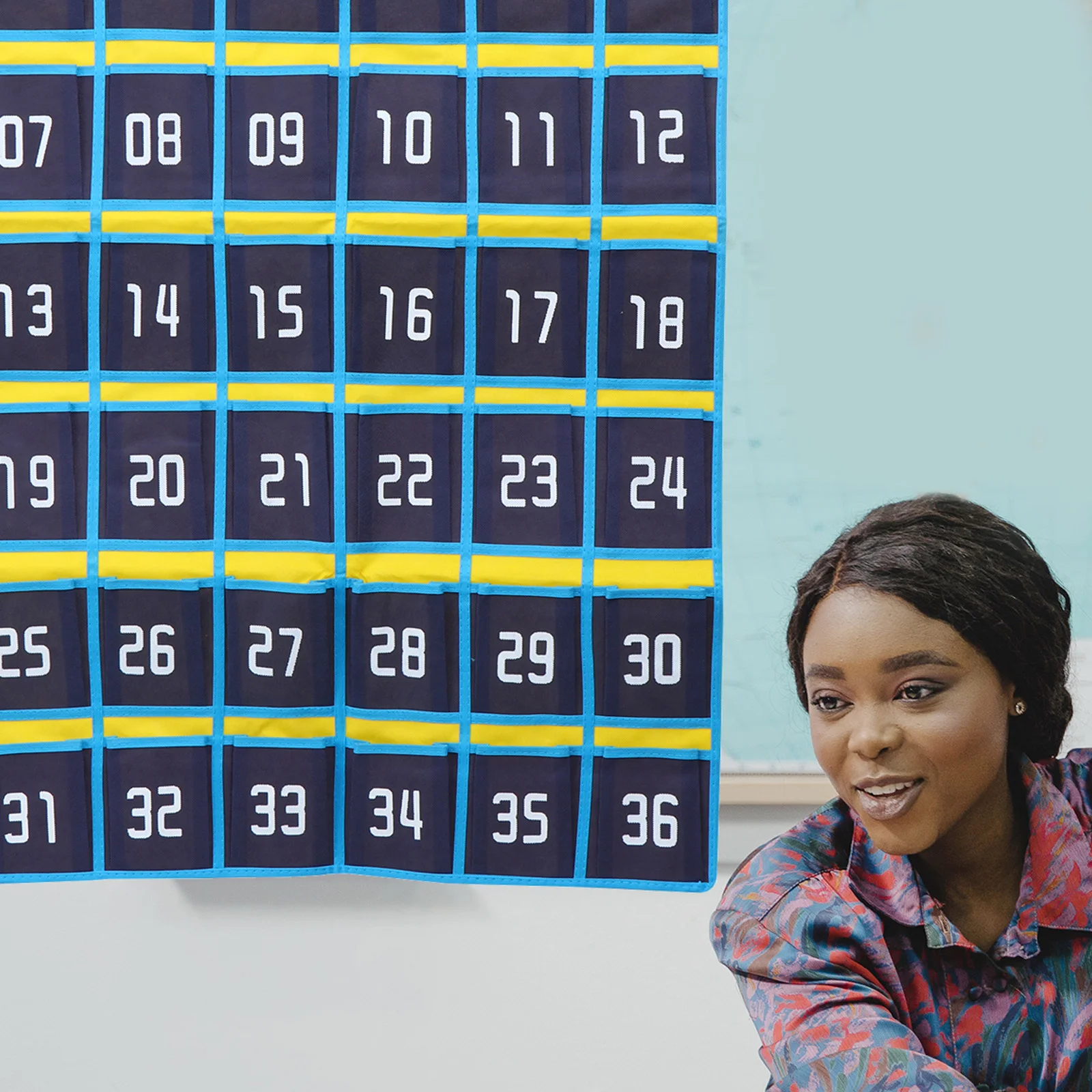 

Wall Mount Storage Bag Numbered Pockets Thickened Non-Woven Fabric Cell Phone Organizer Pouches For Home Office Use