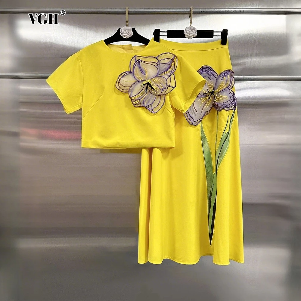 

VGH Yellow Spliced Appliques Two Piece Set for Women O Neck Short Sleeve Top High Waist Spliced Folds Skirt Outfit Female Summer