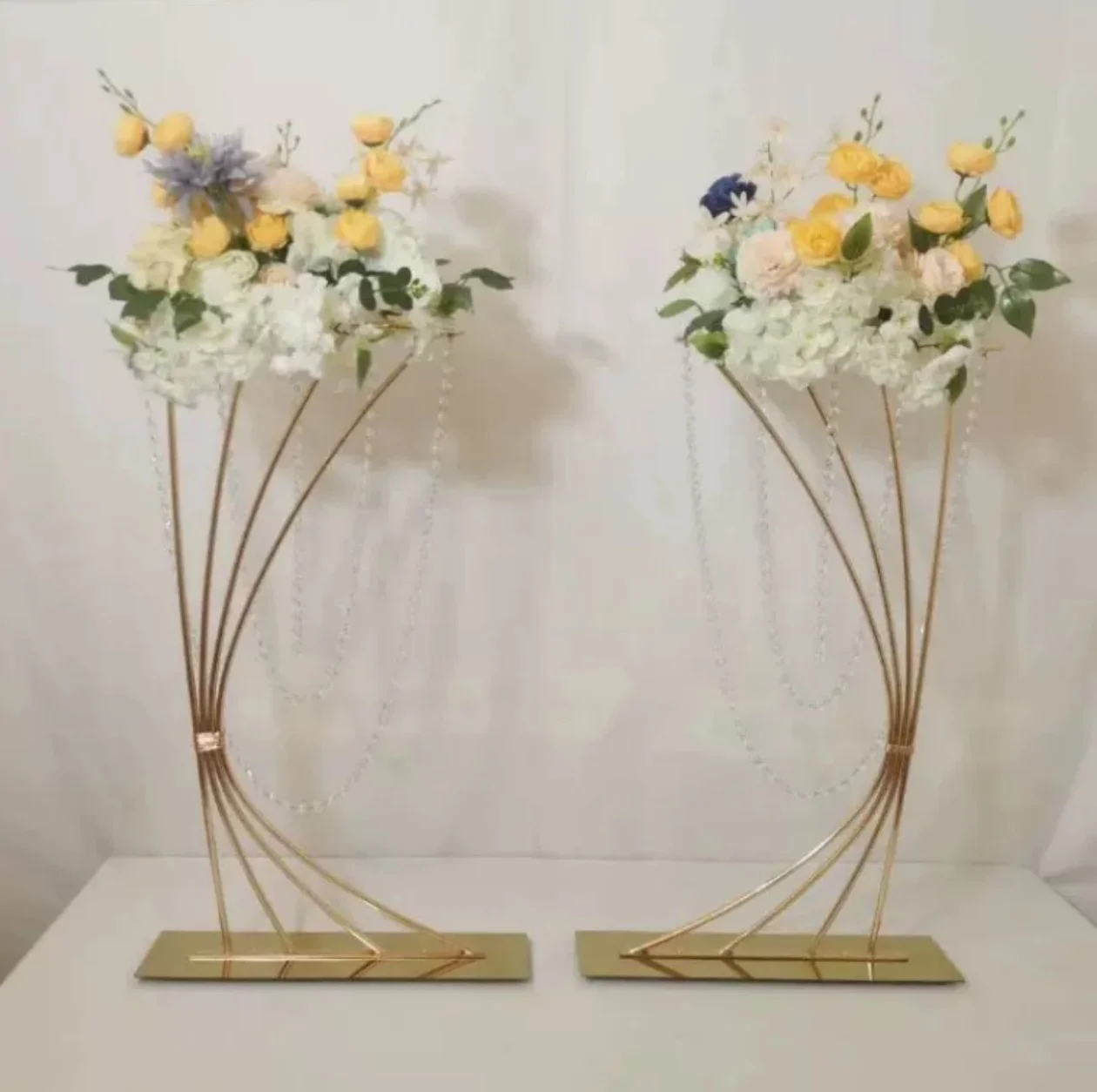 

Shiny Gold Arch Flower Stand Tall Metal Road Lead Wedding Centerpiece Flowers Rack for Event Party Home Decoration 84cm 10Pcs