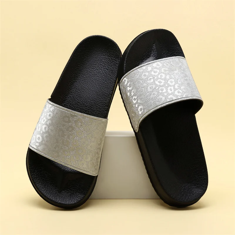 새로운 쌍 샌들 대형 패턴 패션 가벼운 넘어 가고 남자 슬리퍼 두꺼운 밑창 야외 남자 비치 신발 여자 슬리퍼