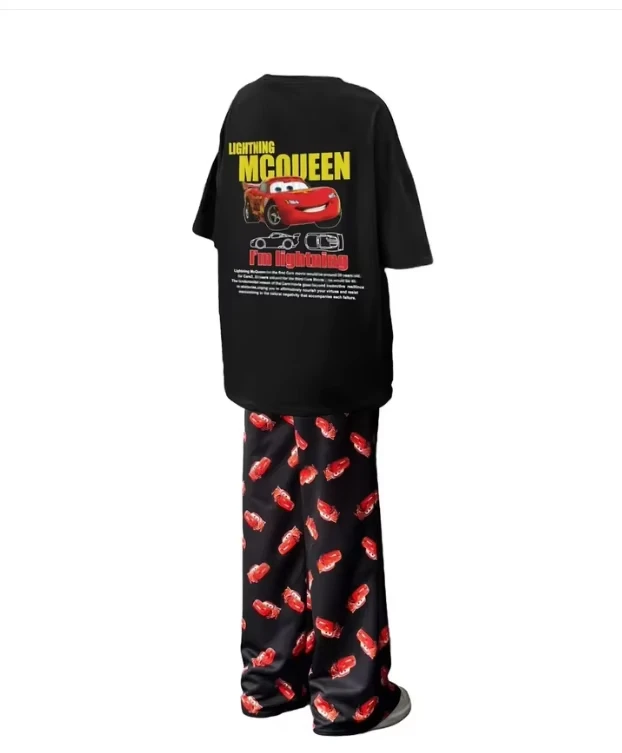 الصيف/الخريف جديد ديزني سيارة البرق ماكوين وسالي تي شيرت وسراويل بيجامة مجموعة الرجال النساء الفتيات الفتيان الوالدين والطفل الدعاوى