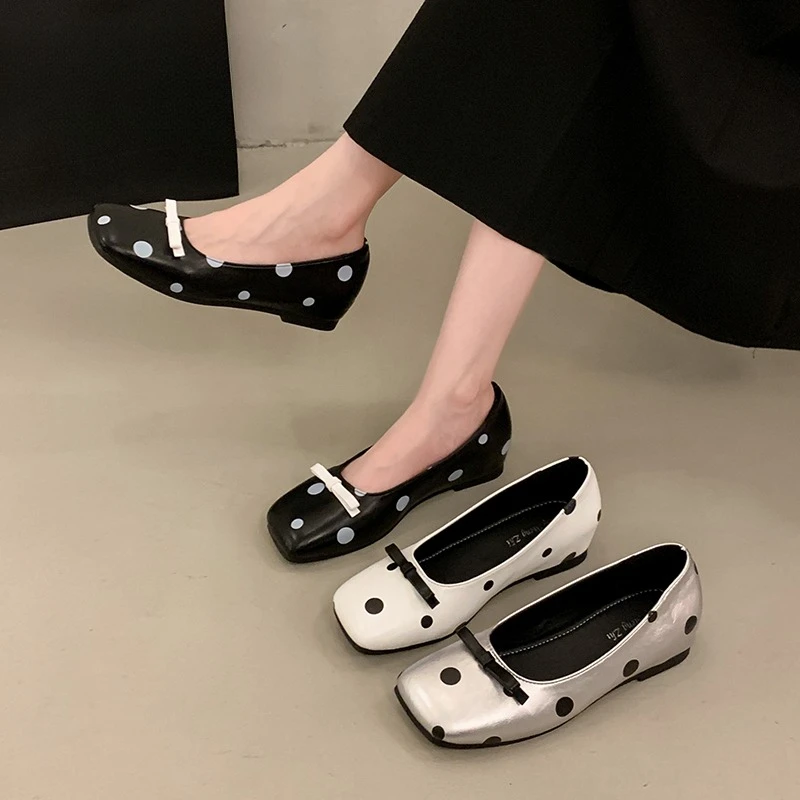 

Simple Retro Small Bow Polka Dot Square Toe Mary Jane Shoes for Women 2026 SummerHeight-Increasing Shallow Single ShoesVersatile