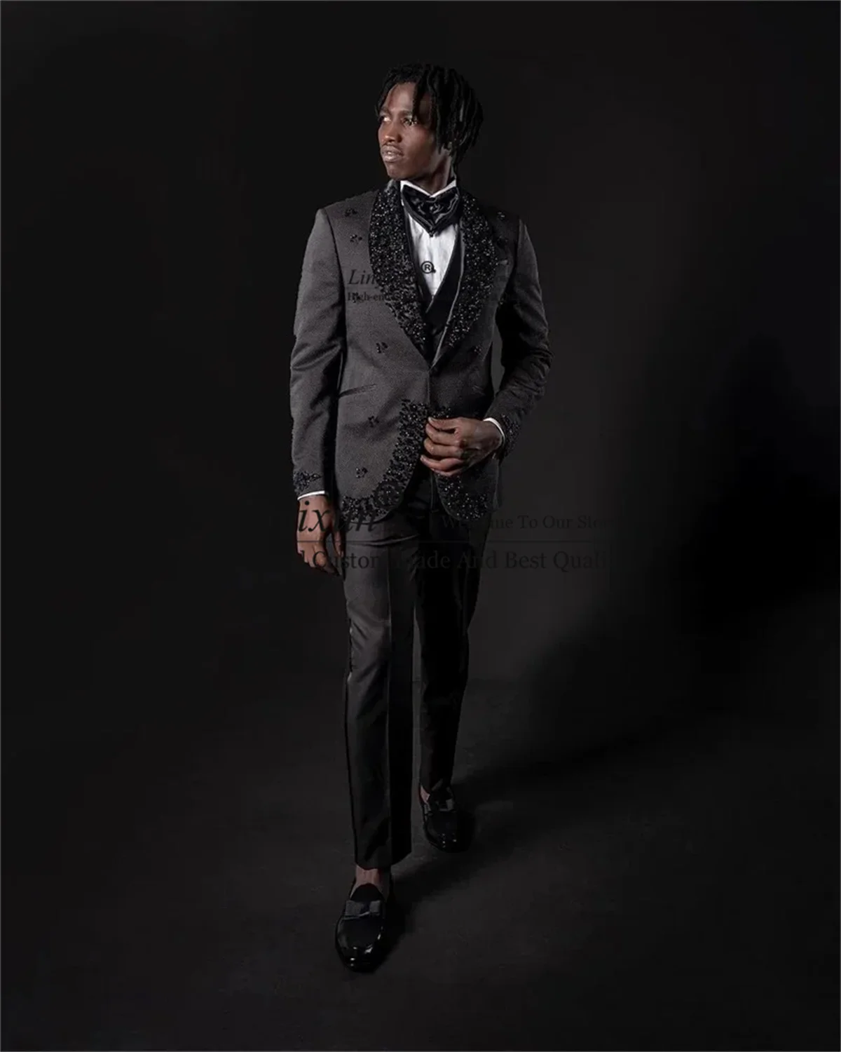 

Formal Black Men Suits For Wedding Luxury Beaded Crystals Groom Tuxedos 2 Pieces Sets Slim Fit Man Prom Party Costume Homme