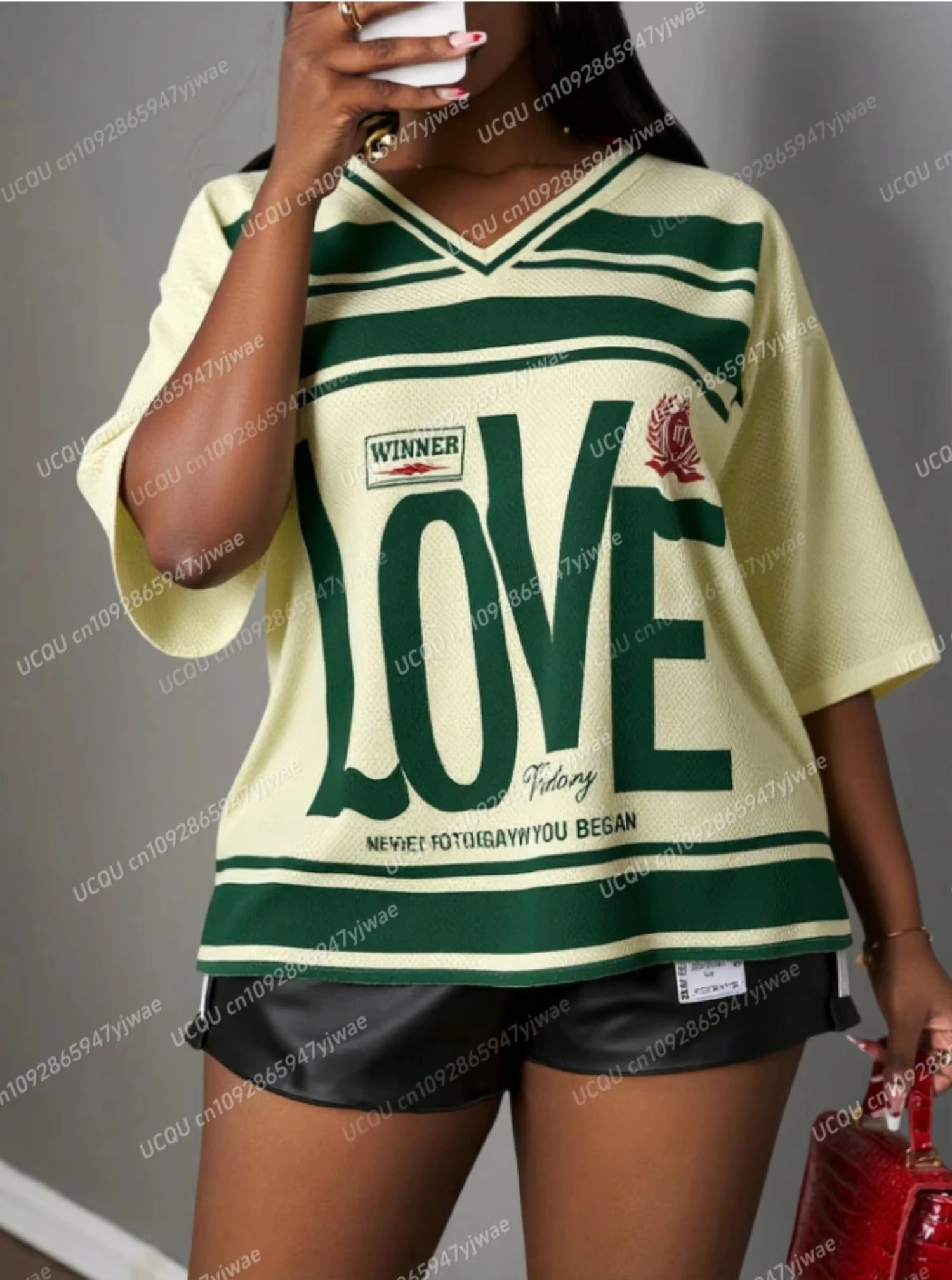 

2025 Letters LOVE Print T Shirt Women Casual Fabric Striped V-Neck Tee Summer Harajuku Trend Short Sleeve Streetwear Tops