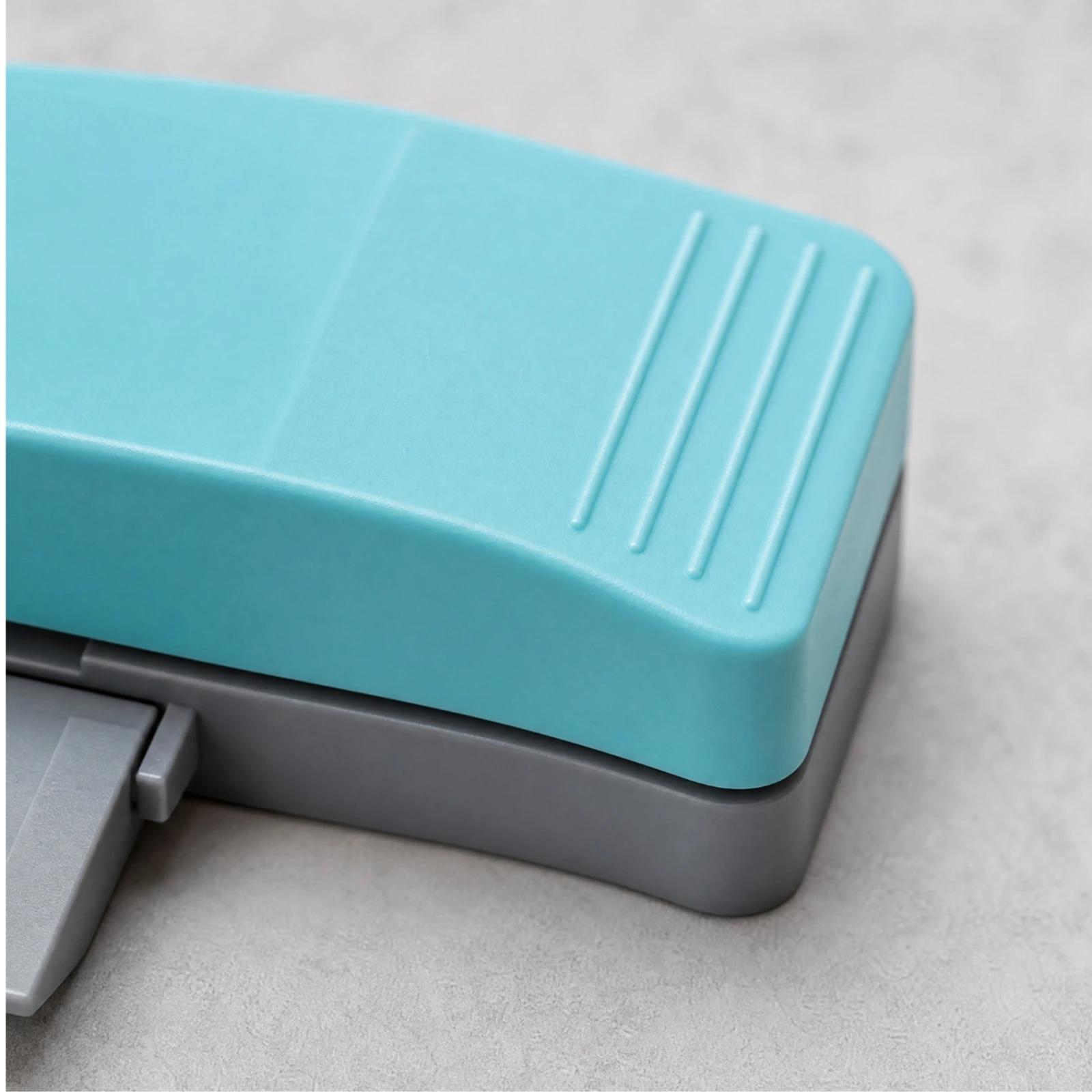 Puzzle Making Tool with Adhesive Foam Sheets Easy to Use DIY Puzzle Machine with Output Tray Manual Hands-on for Crafters