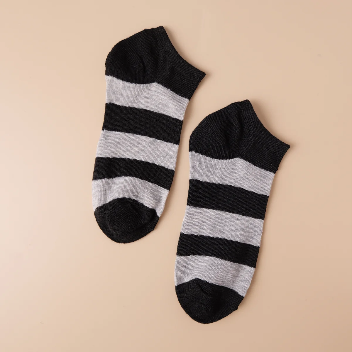 20 par skarpetek unisex – czarno-szare paski, wygodne, oddychające, odprowadzające wilgoć