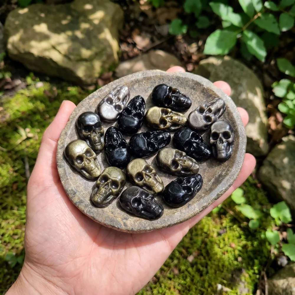 Natural Flat Obsidian Skull Figurine Flash Stone Crystal Halloween Desktop Decoration Home Ornament Collectible Craft Gift