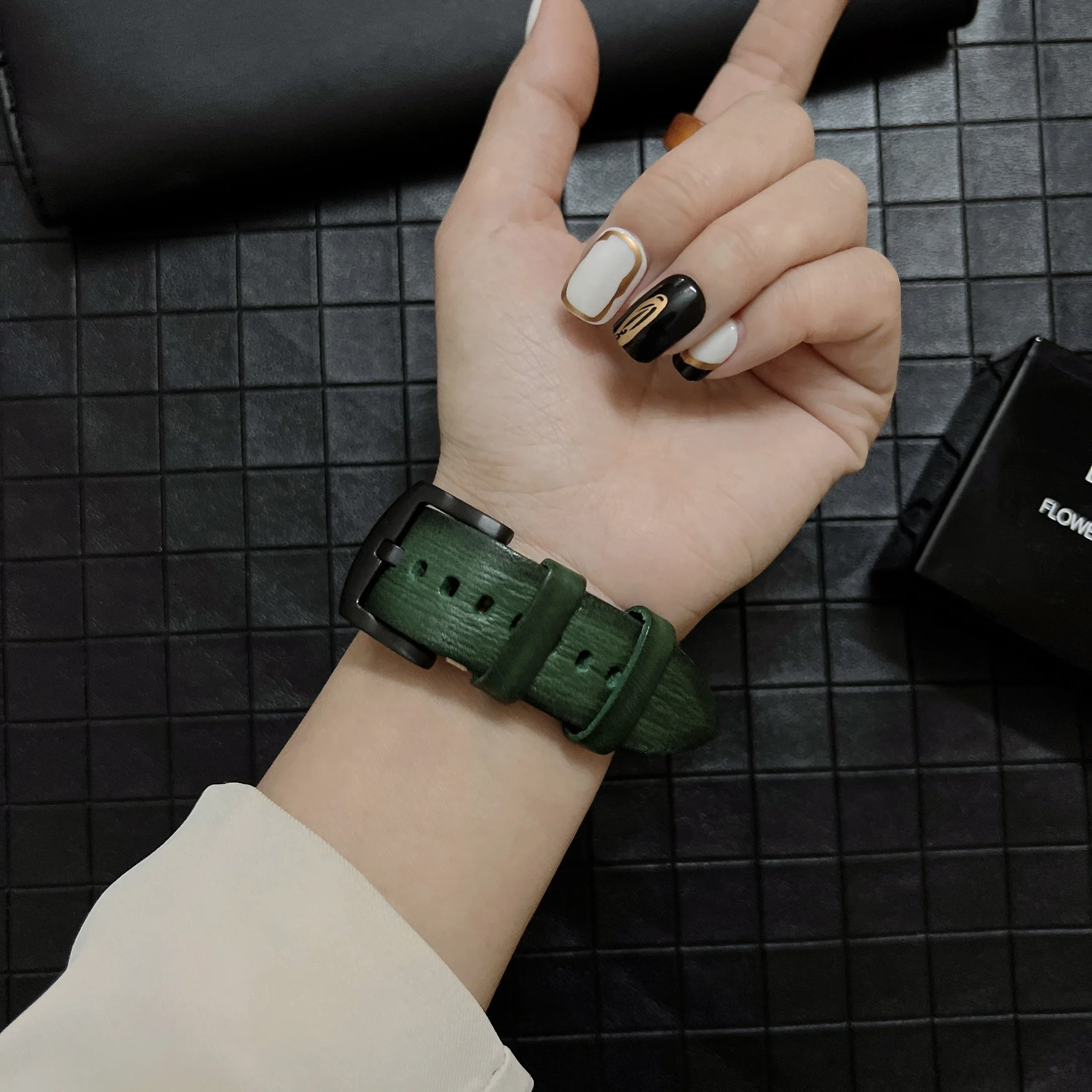 Premium Leather Strap For Apple watch band 45mm 41mm 44mm 42mm 40mm 46mm Bracelet Wristband iWatch series 10 9 8 7 6 5 4 SE Belt