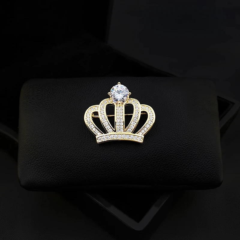 

Luxury Crown Brooch for Women Suit Exquisite Golden Pin Uniform Neckline Corsage Clothing Accessories Rhinestone Jewelry 1970