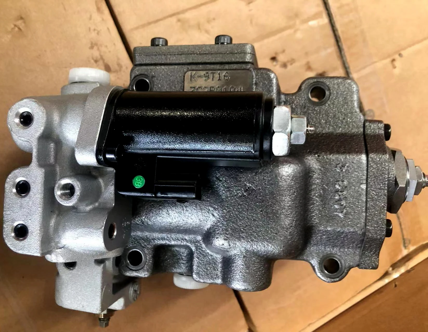 Sany Excavator Parts 60153897 KR3K-9T06-V Hydraulic Pump Regulator Valve Lifer For SY335/SY365